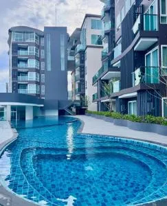 LUXURY 4 PERSON APARTMENT IN HEART of PHUKET! - Ban Ket Ho