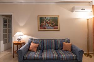 Large Central Apartment 5 minutes to Thissio Metro & Acropolis