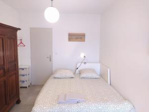 KO T2 avec grand balcon filant, Wifi, Clim à 4 min Remparts