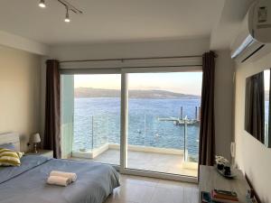 Stunning Sea View Apartment