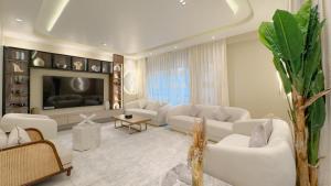 Usmans 4 Bedroom Apartment on D Beach By SLS DIRECT BEACH ACCESS FULLY SERVICED JBR