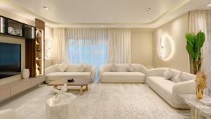 Usmans 4 Bedroom Apartment on D Beach By SLS DIRECT BEACH ACCESS FULLY SERVICED JBR