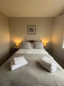 Cosy two-bedroom cottage - Nether Button