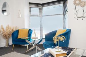 Sunny Seaside Paradise - Sleeps 5