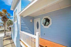 Villa Laguna - Pet Friendly Beach Gear Credit Included