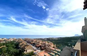 Bohemian Penthouse in Alcaidesa - 阿尔加德萨