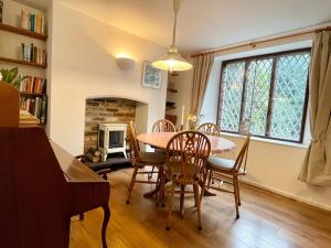 Alma Cottage 3 mins walk to Studland beach Sleeps 6