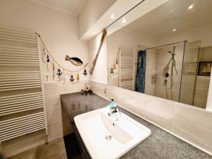 Sunset Residence 1-Anker