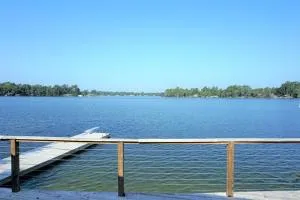 Perfect Cottage on the Lake - Briggston