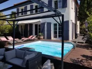 Bastide avec jardin arboré, piscine, proche plages - Cournonsec