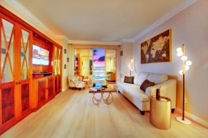 Skyline Serenity-Strip Pool F1 View-No Resort Fee