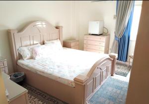 2 Bedrooms Spacious flat 7 mins to Airport