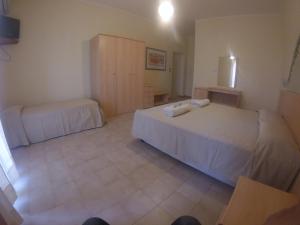 Triple Room room in Hotel Riviera