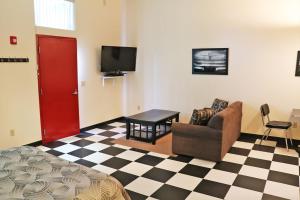 Brunswick Studio 102