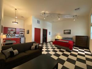 Brunswick Studio 102