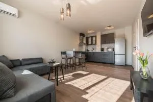 Marina Horse - DENTAPRIME is only 4 Min Away by Car & Free Parking - Vinitsa