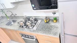 HERMOSO APARTAMENTO EN ZONA TRANQUILA , Beautiful Apartament with Amenties Quiet area