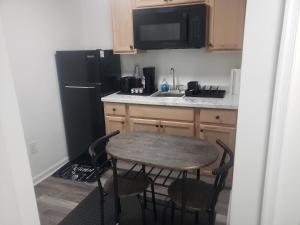 Basement Retreat BY THE AIRPORT