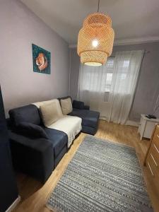 Comfy Cardiff Bay Budget Stay with Small Garden 15 mins Walk to Cardiff Bay