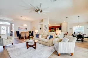 Private Lanai and Pool Access Home in the Villages! - Monarch