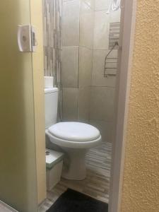 Kit linda e confortável no centro de Cabo Frio