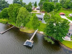 Lake Front Luxury Fire Pit, Boat Ramp, Grill - Mount Pleasant