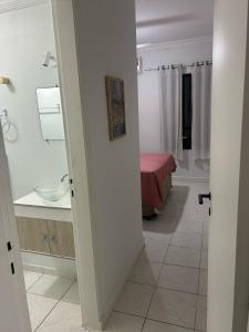 Pitangueiras 100 m da praia 2vagas de garagem e serviço de praia