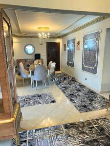 شقة سرايا الخليج صف اول علي البحر كلها علي البحر