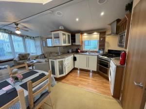 7 Rannoch Row, lovely holiday static caravan for dogs & their owners.