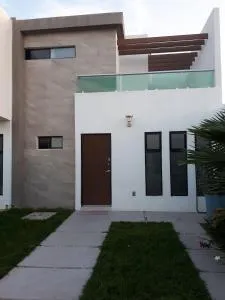 The Family House - San Nicolás