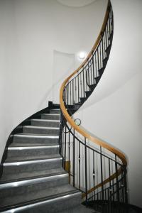 City Comfort Modern 1-Bed Apartment sleeps up to 4