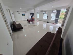 Kandy Panoramic MPM Deluxe suit Airconditioned-4A2