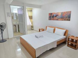 Kandy Panoramic MPM Deluxe suit Airconditioned-4A3
