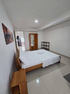 Kandy Panoramic MPM Deluxe suit Airconditioned-4A3