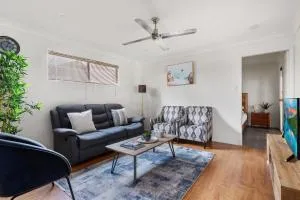 Spacious Urban Cosy Cottage with Patio - Westmead