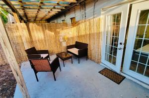 Beach Bungalow By The Sea 1