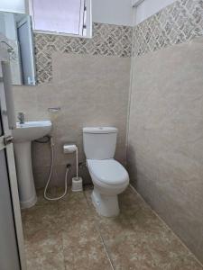 Kandy Panoramic MPM Deluxe suit Airconditioned-4B1