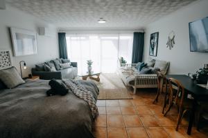 Ohana - Stylish Central Byron Studio - free secure parking