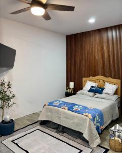 Newly Renovated Studio B2 with Patio Sleeps 2