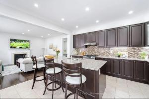 Beautiful 4 bed 3 master bedrooms-pvt washrooms