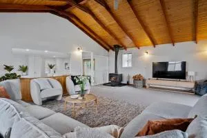 Coastal Retreat - Brooks Bay