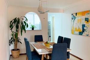 Primavera en casa, Manila Medellín