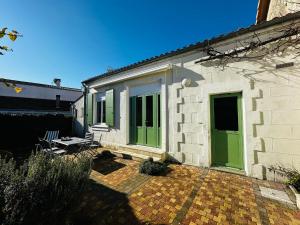 Maisons de vacances Charmante maisonnette a Fouras, 200m de la plage, ideale pour 4 personnes - FR-1-709-86 : photos des chambres