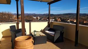 Romantic Penthouse with view over the Umbrian hill