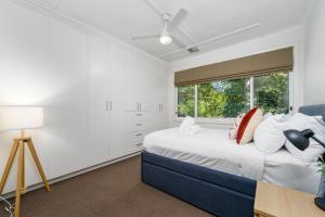 Garden Precinct 3BR, Walking distance to Airport - Hosted by Canstay
