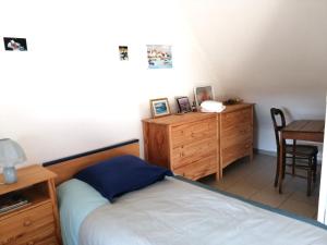 Maisons de vacances Spacieuse maison familiale a Groix avec jardin - FR-1-813-21 : photos des chambres