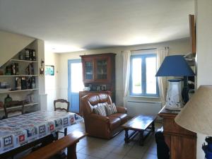 Maisons de vacances Spacieuse maison familiale a Groix avec jardin - FR-1-813-21 : photos des chambres