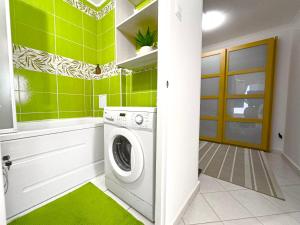 Panoramic 2BR Home-FREE Parking-AC-TOP Floor