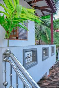 Turtle cove residence