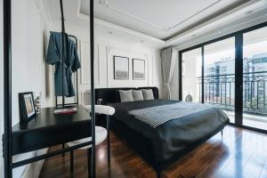 Studio Apartment at DLeroi Solei Tay Ho